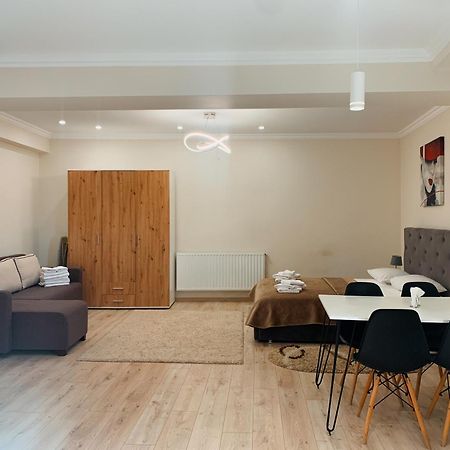 Apartments Domovik Korzo Mukatjevo Eksteriør billede