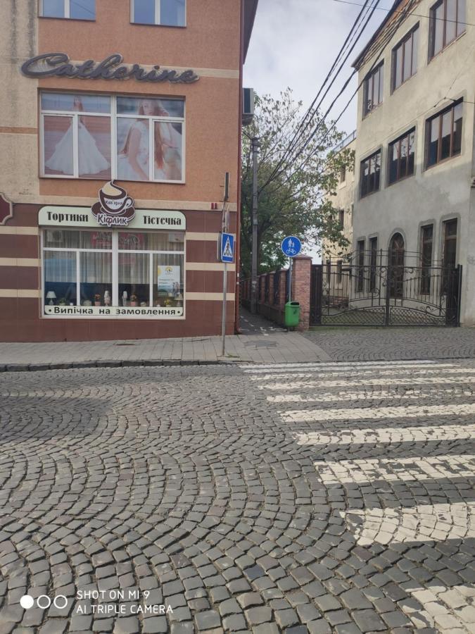 Apartments Domovik Korzo Mukatjevo Eksteriør billede
