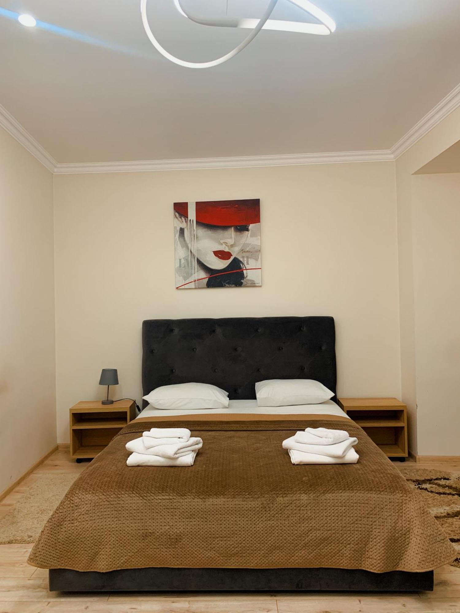 Apartments Domovik Korzo Mukatjevo Eksteriør billede